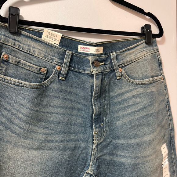Men’s Levi’s Athletic Fit Jeans - Picture 4 of 7